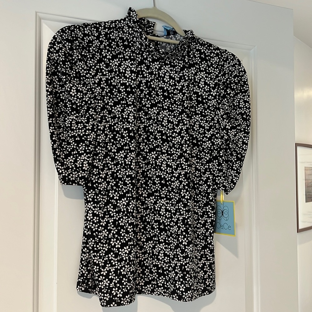 NWT CeCe floral blouse - size S